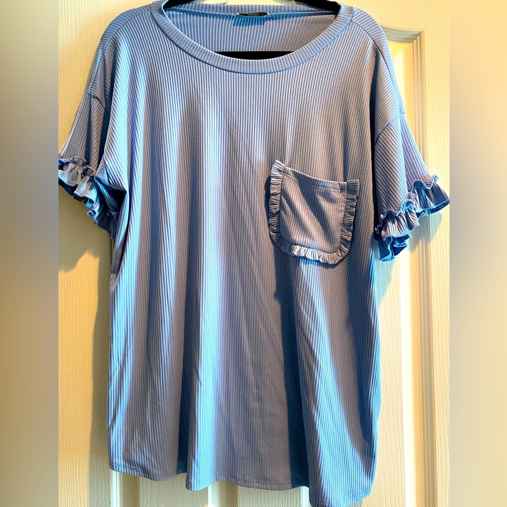 GUC women boutique top Size large